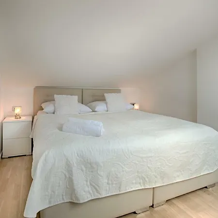 Hempel Apartment *